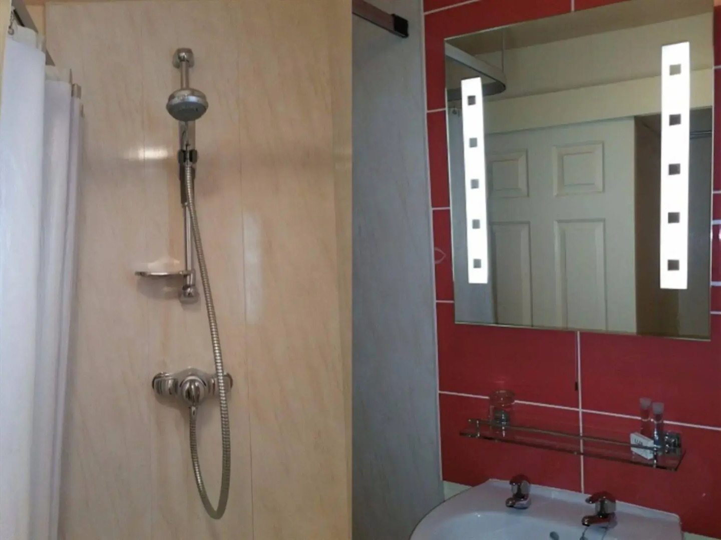 Virginia House Hotel