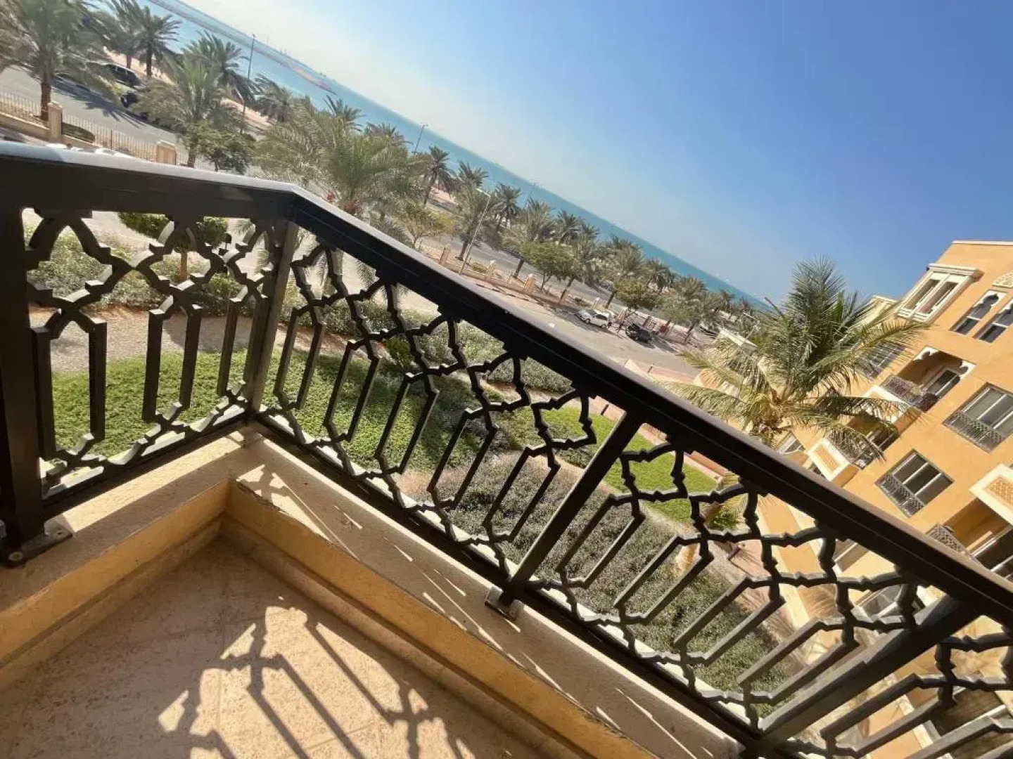 Lovely 1 bedroom holiday home on the beach