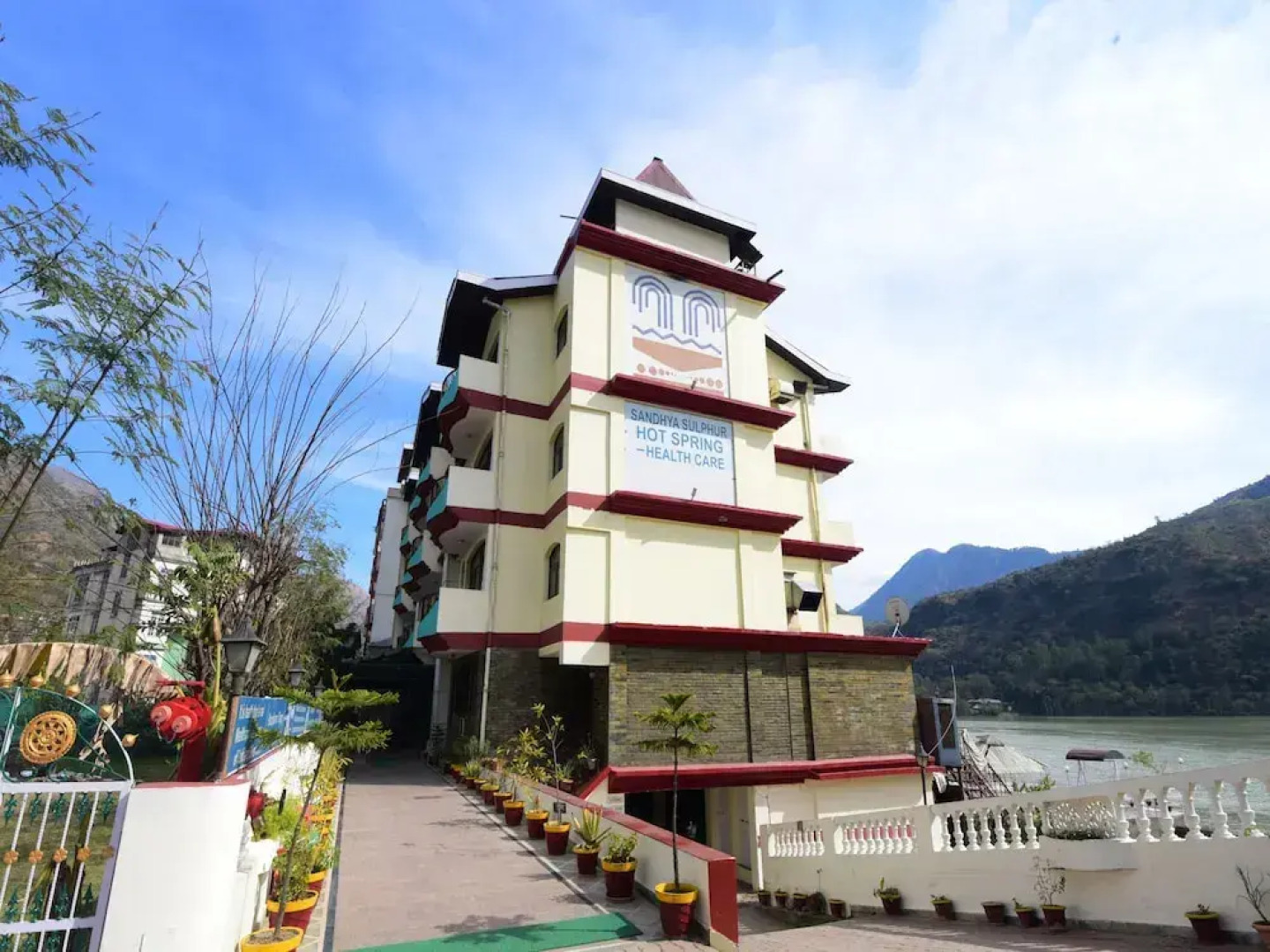 OYO 29117 Hot Spring