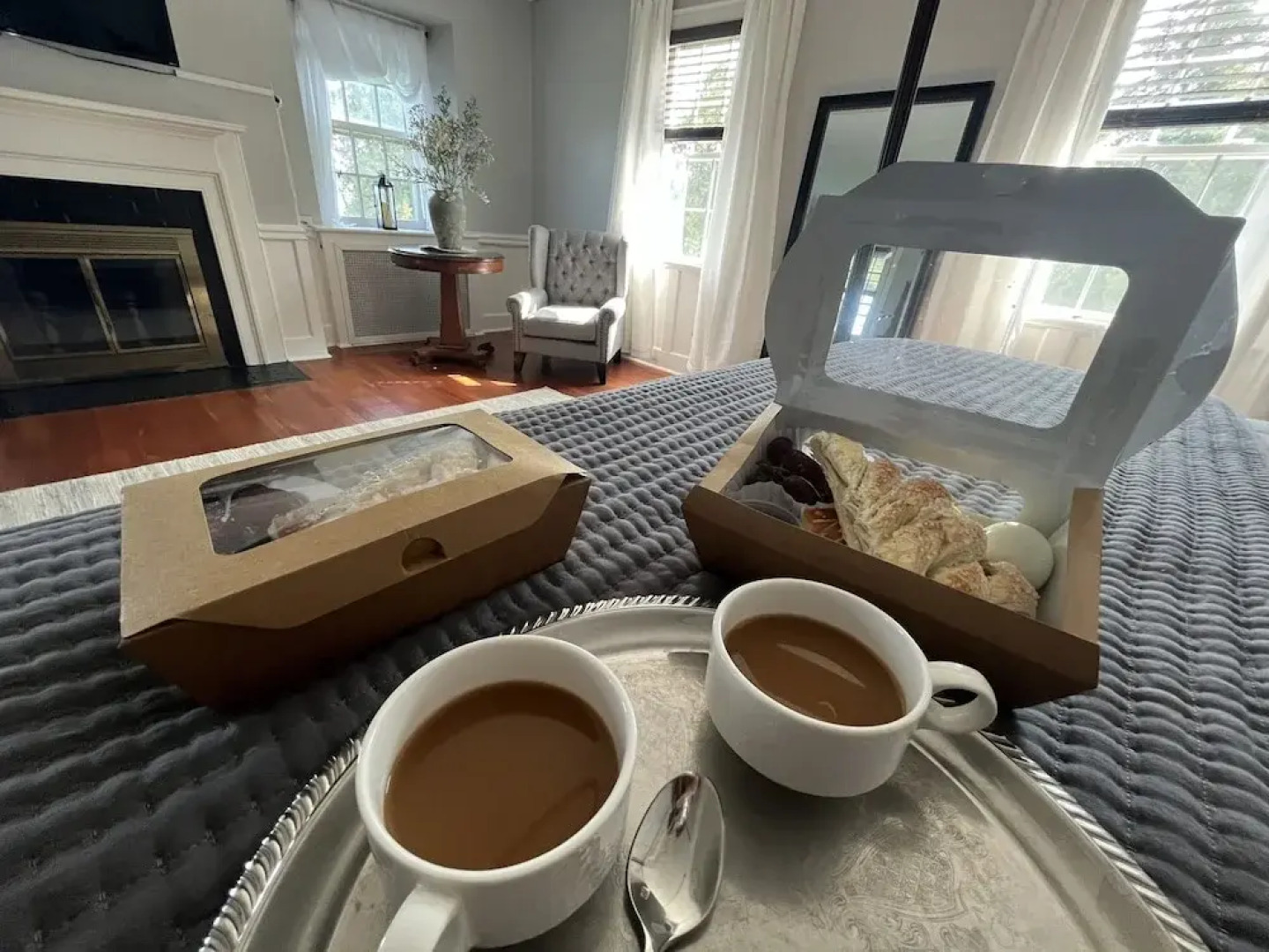 Valcour Inn & Boathouse