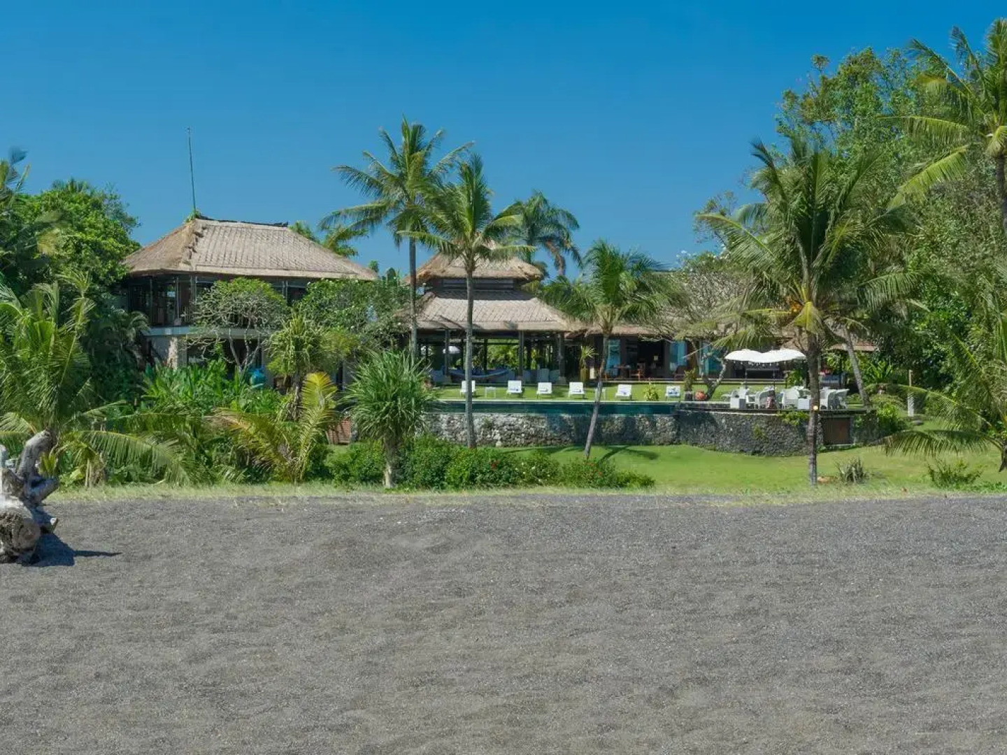 Sungai Tinggi Beach Villa