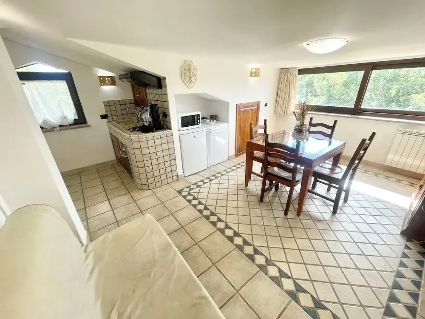 Charming Villa in Umbria - Sleeps 16 - Lake View - Pool, Jacuzzi and Events Room