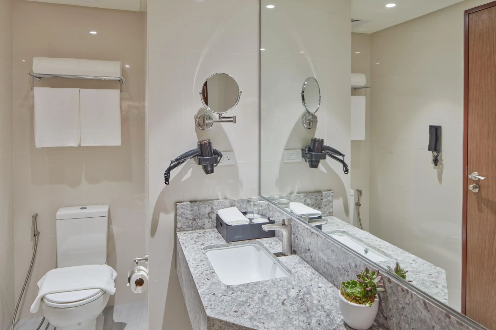 Grand Westside Manila Bay