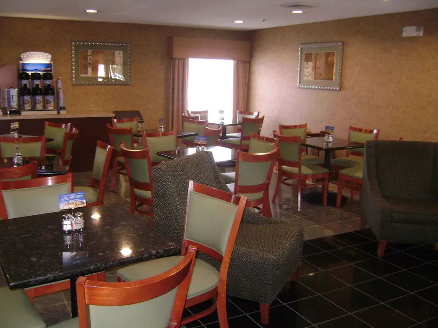 Holiday Inn Express Hotel & Suites Wilson I-95