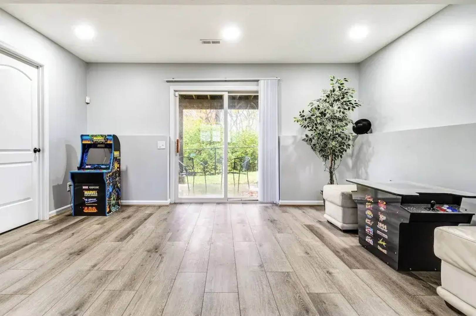 Cozy Ohio Home - Deck, Arcade Games & Near Golfing