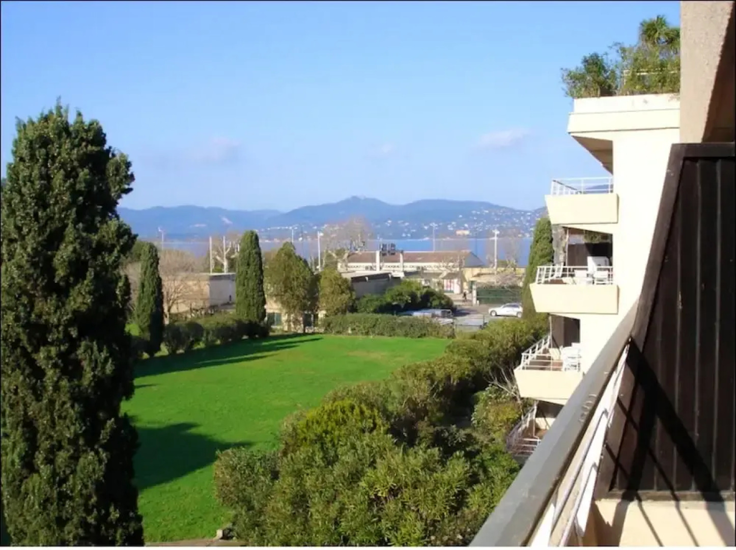 Studio in Saint-tropez, With Pool Access and Enclosed Garden - 800 m F