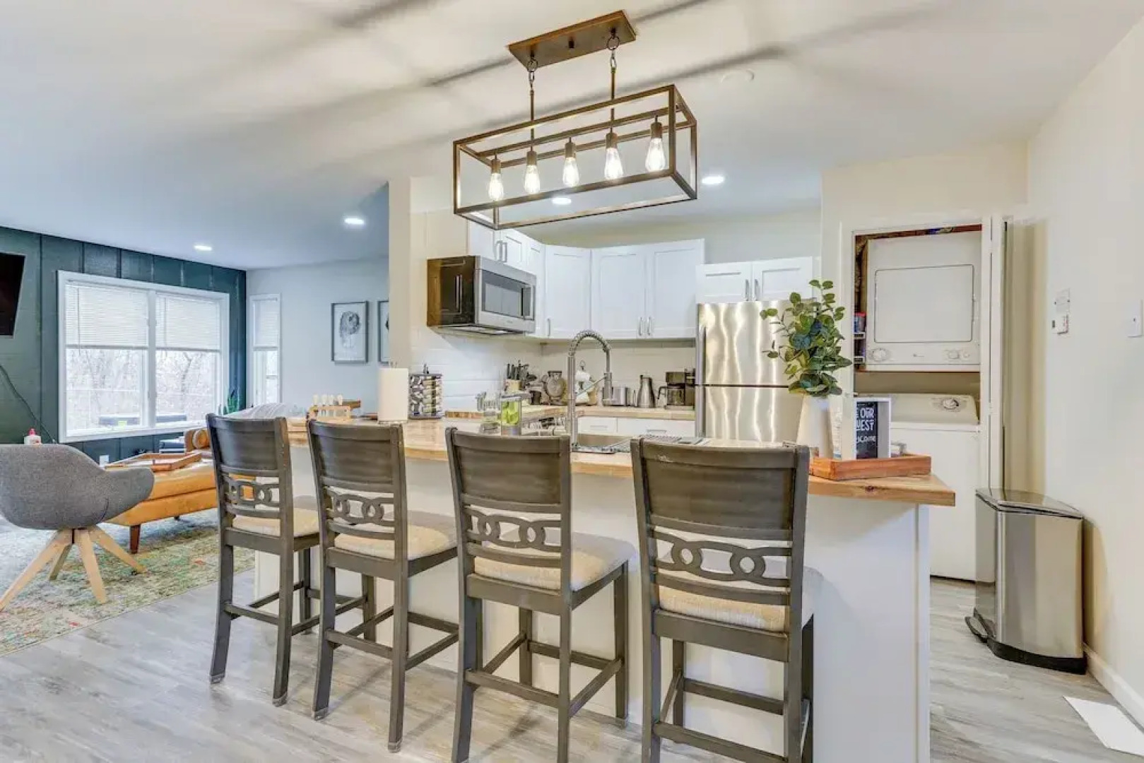 East Stroudsburg Townhouse < 1 Mi to Ski Area!