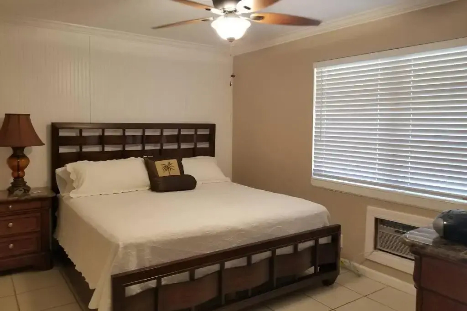 3220 NE 15th st. Unit 2