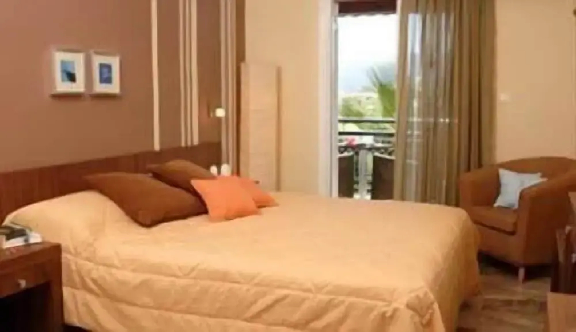 Venus Hotel & Suites