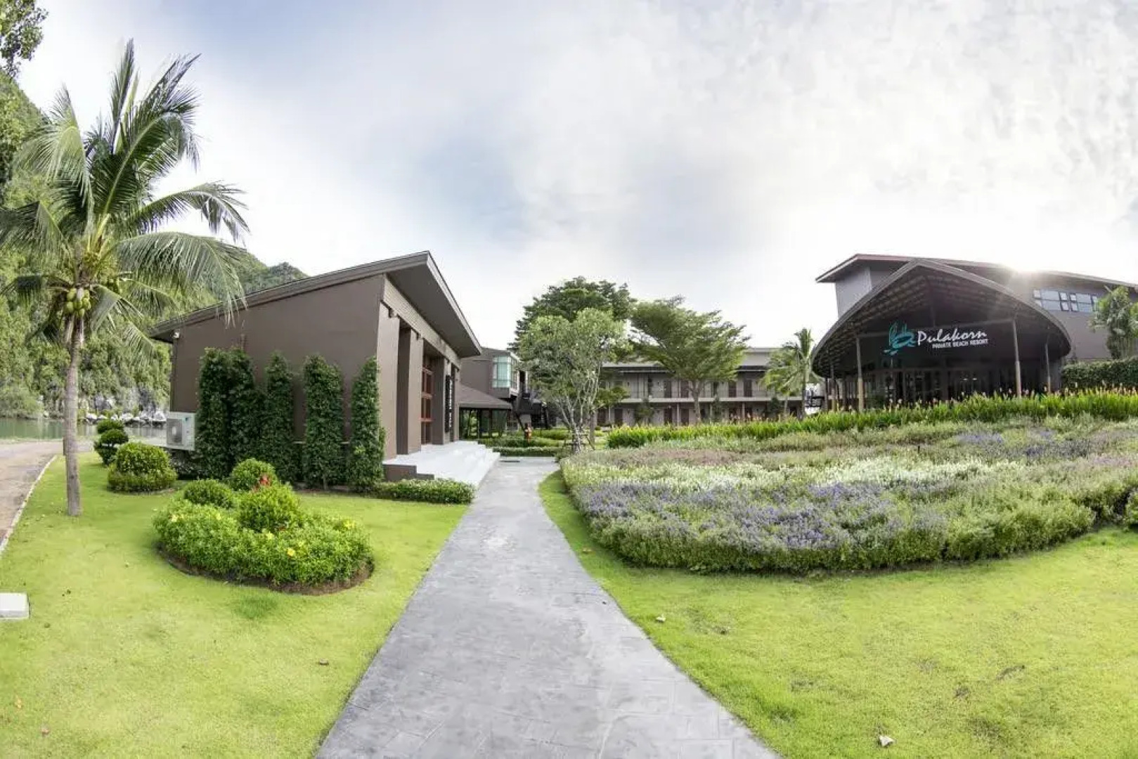 La Isla Pranburi Beach Resort