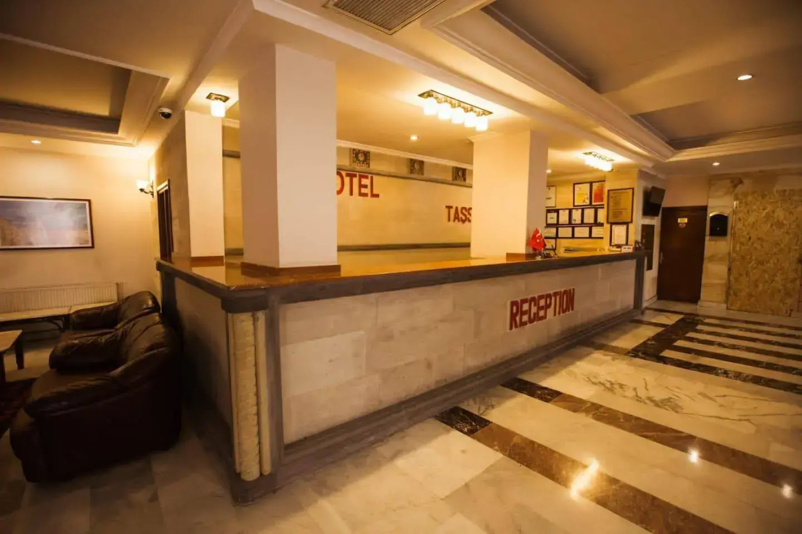 Tassaray Hotel