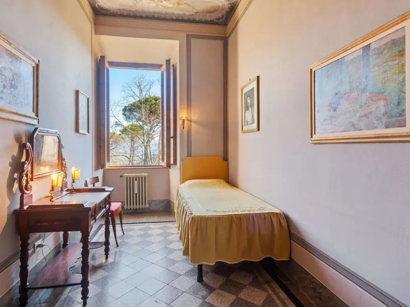 Belvilla by OYO Cosy Holiday Home With Pool