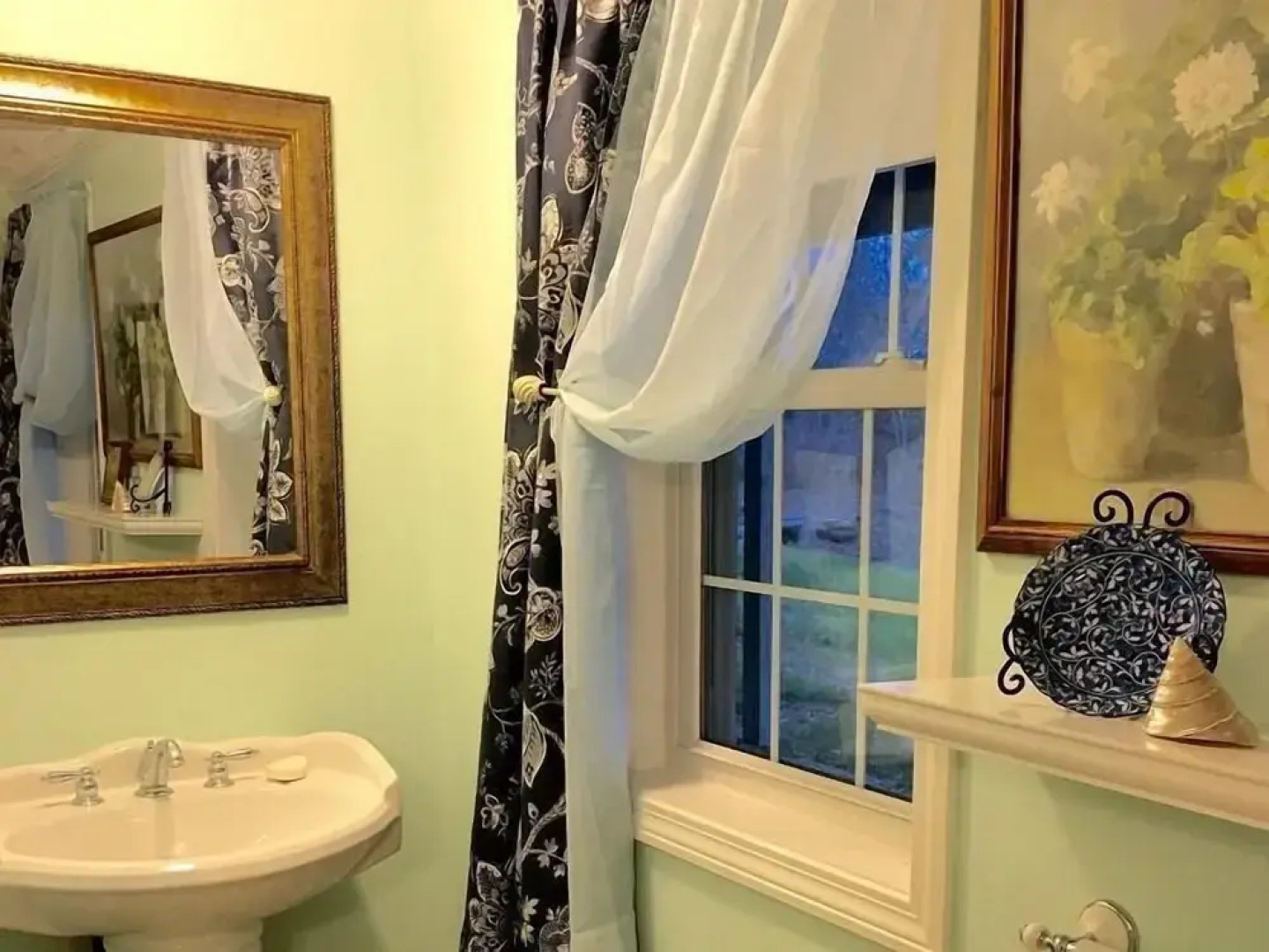 Clamshell By The Sea