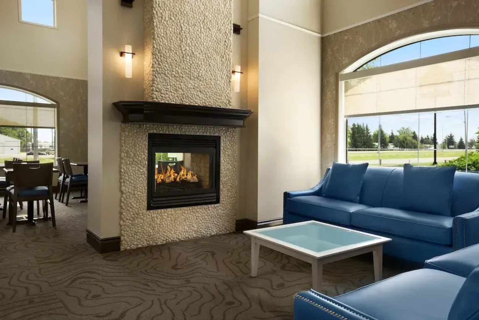 Days Inn & Suites by Wyndham Brandon