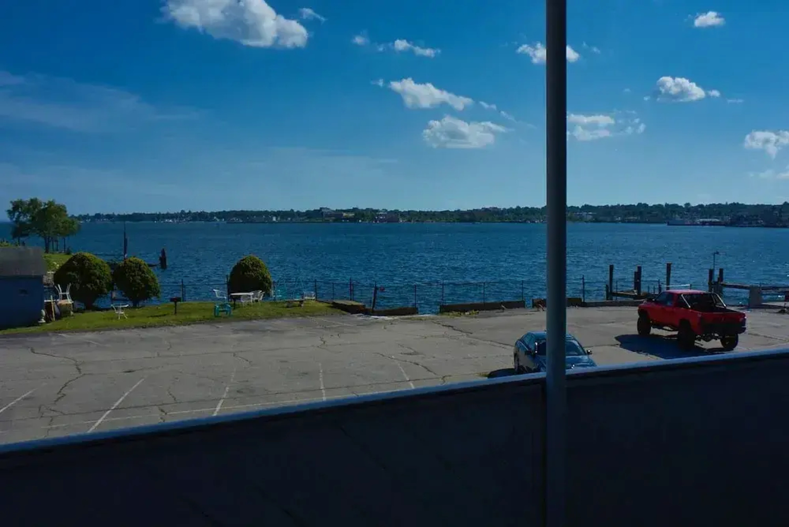 Thames Inn & Marina
