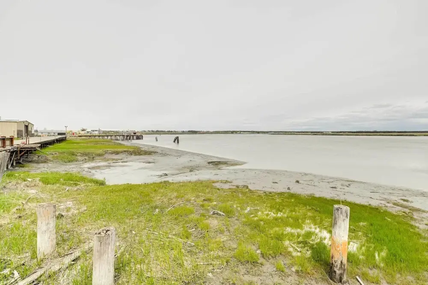 Waterfront Kenai Townhome < 1 Mi to Beach!