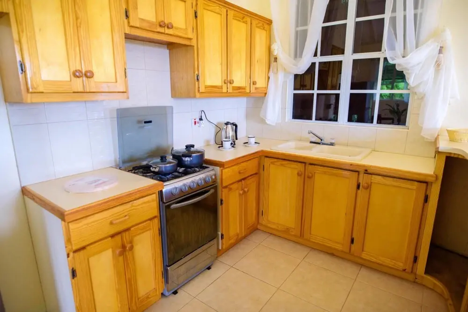 House With 2 Bedrooms in Roseau Vallée, With Wonderful sea View, Furni