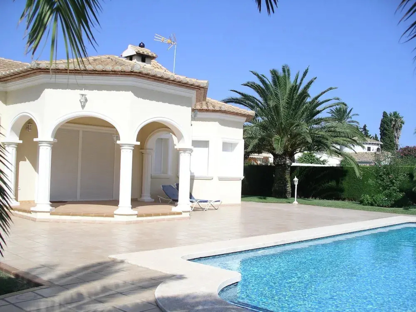 025 Villa California