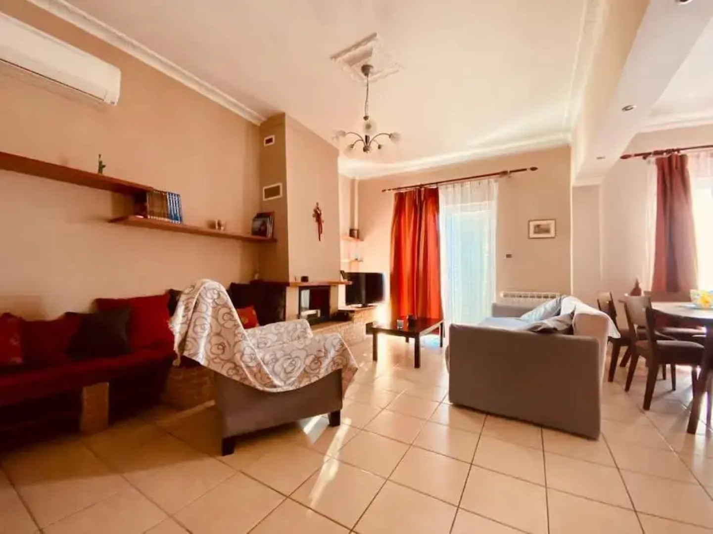 Spacious central flat