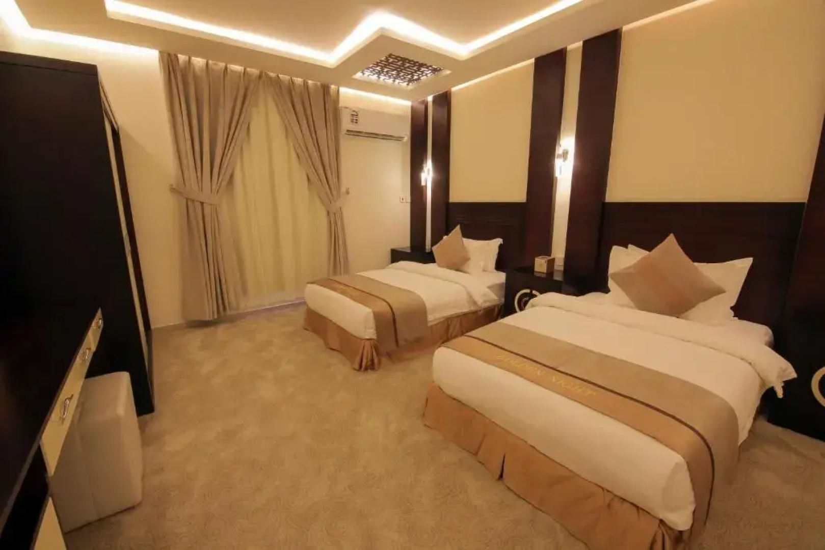 Golden Night Hotel