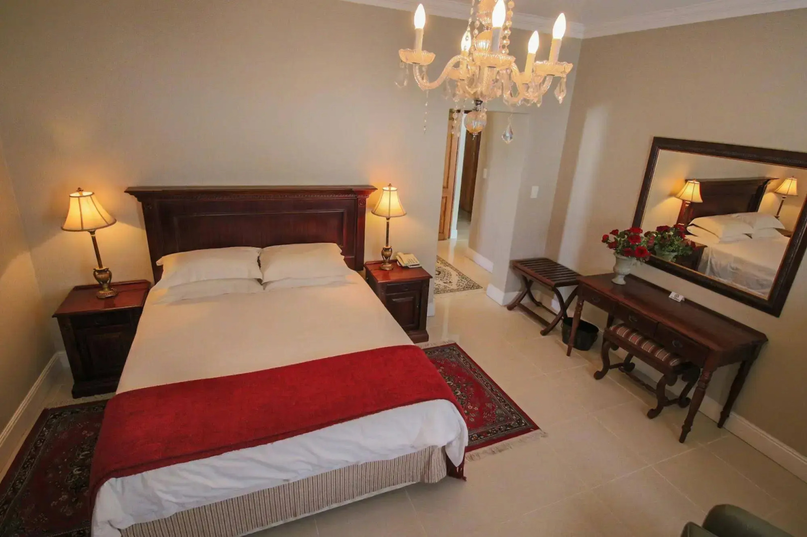 The Victorian 1906 Hotel