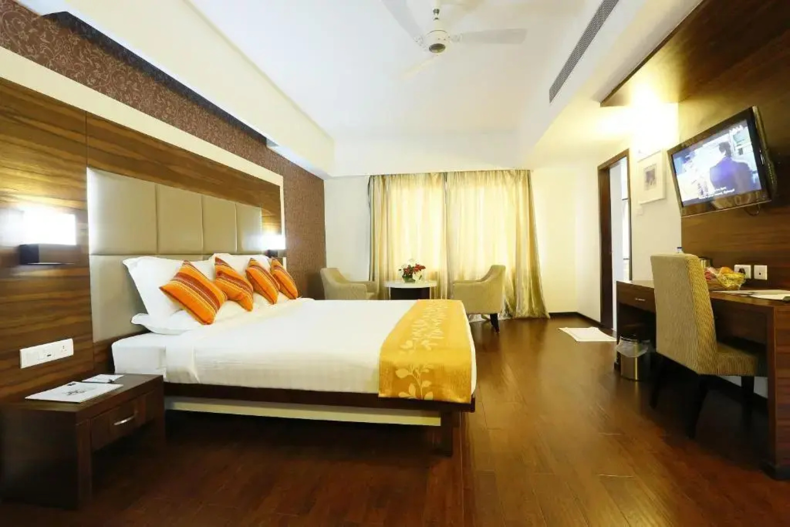 Hotel Moonlit Regency
