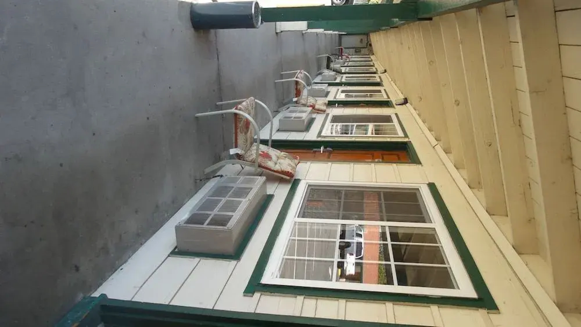 Holiday Motel Oakdale