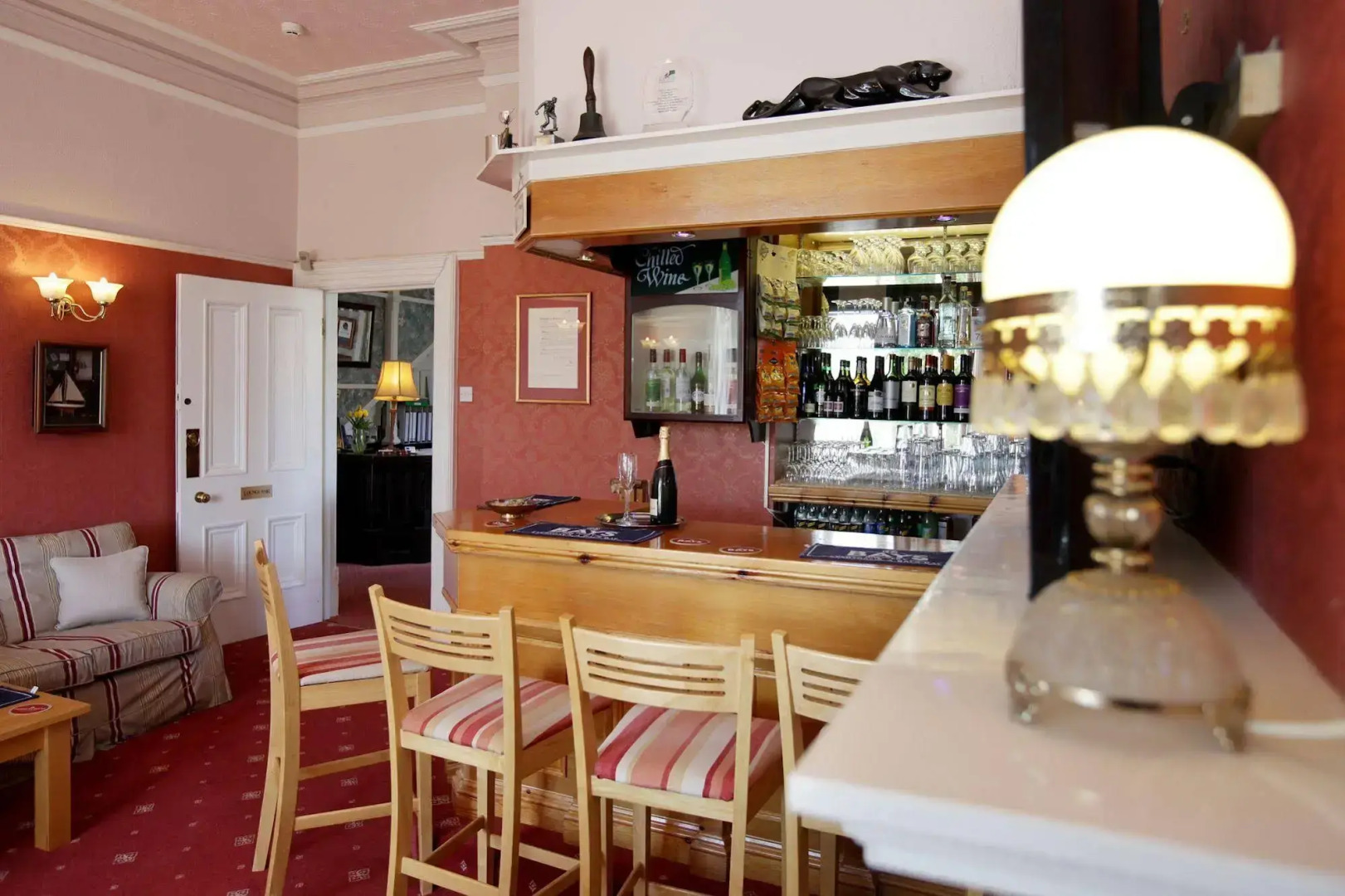 The Robin Hill Hotel