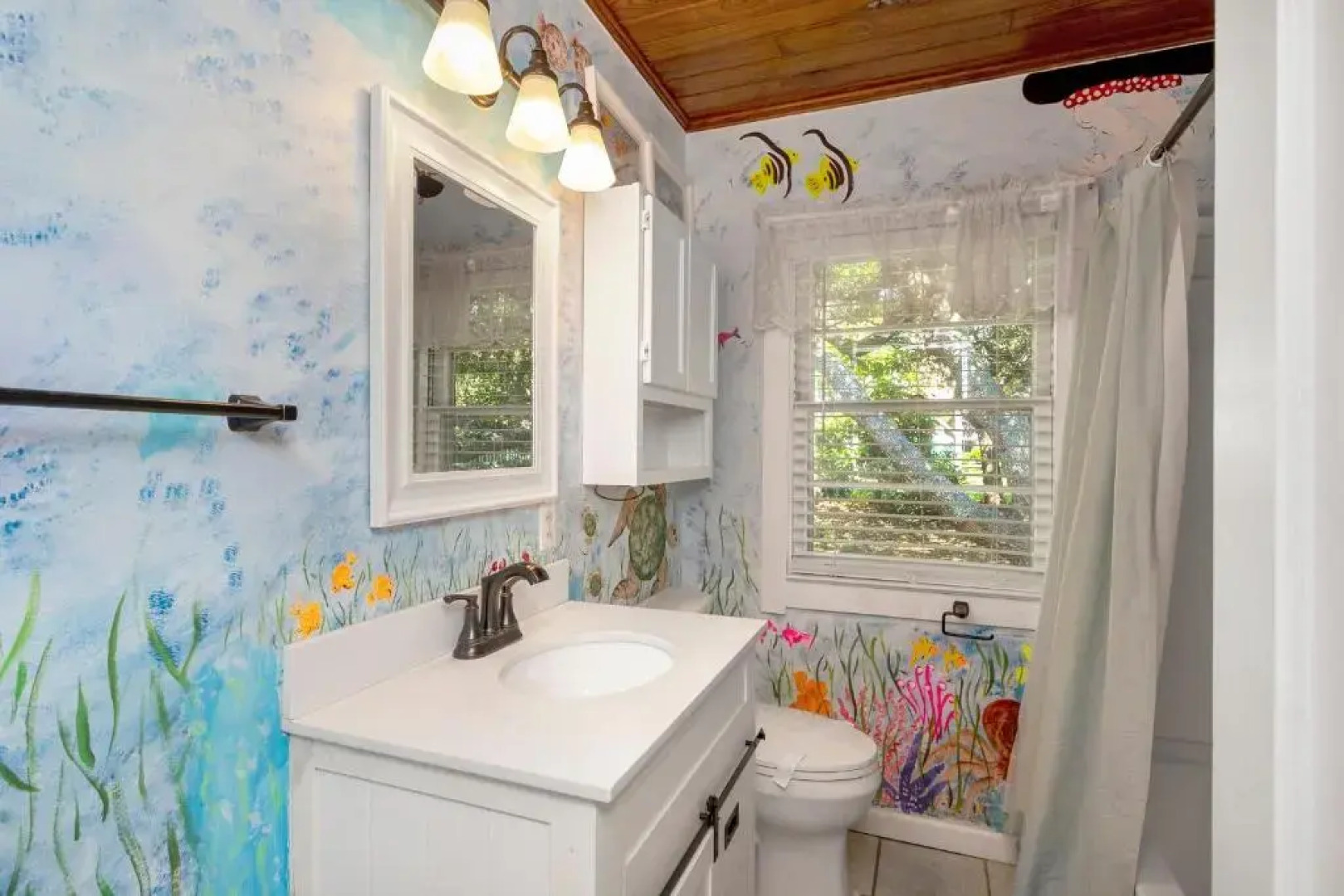 Papas Place by Oak Island Accommodations