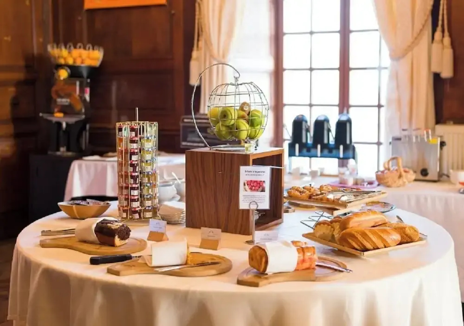 Les Dépendances de Chapeau Cornu