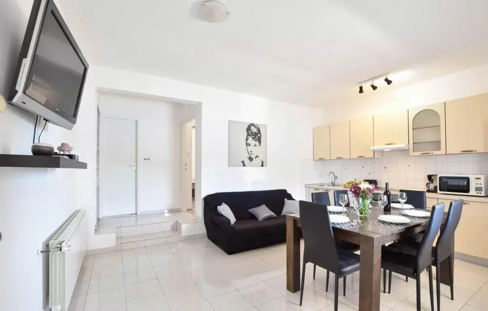 Awesome Home in Poljica With Wifi and 6 Bedrooms