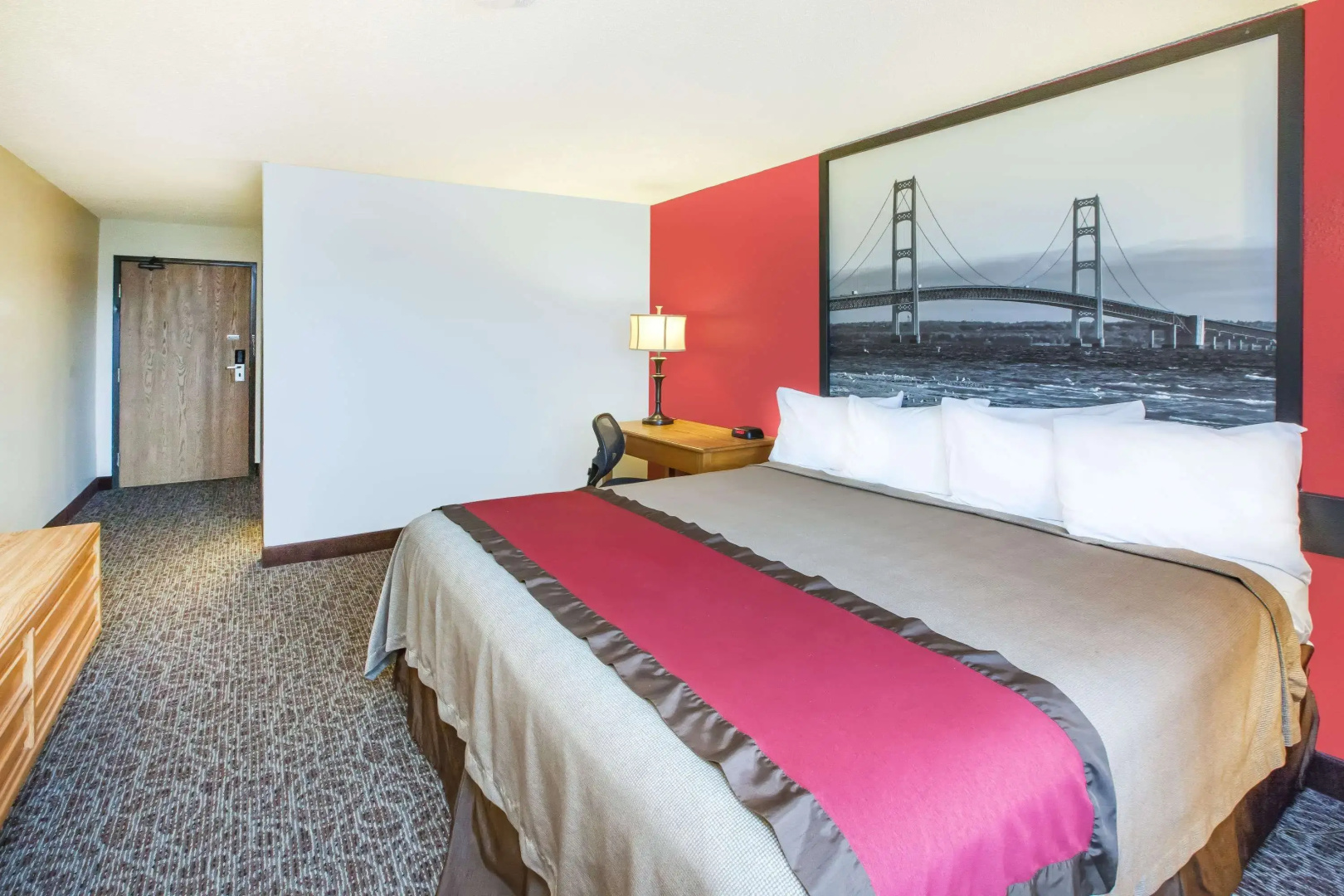 Super 8 by Wyndham West Branch