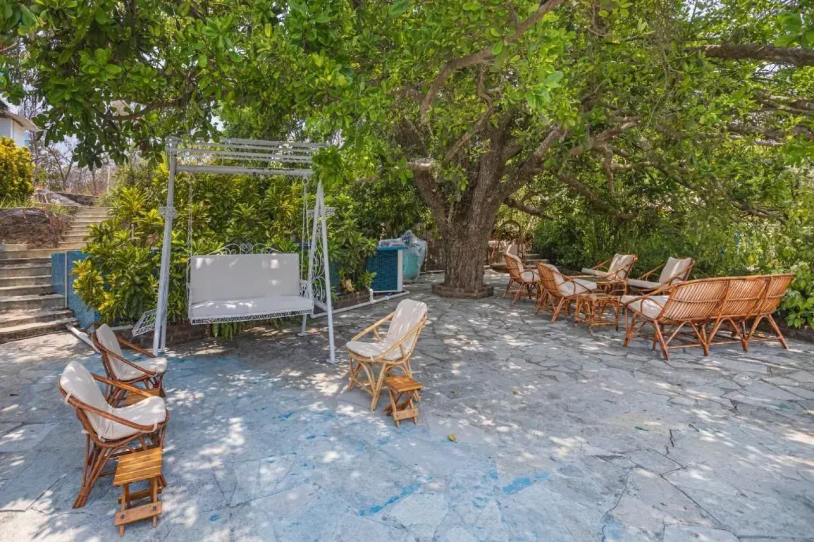 Saffronstays Sunglade