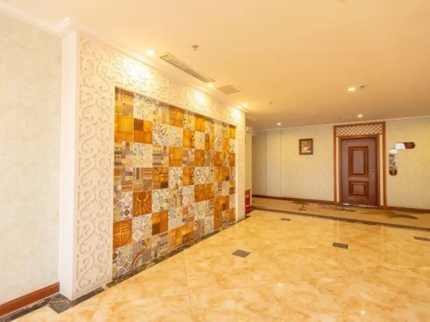Friendship Peak Holiday Hotel