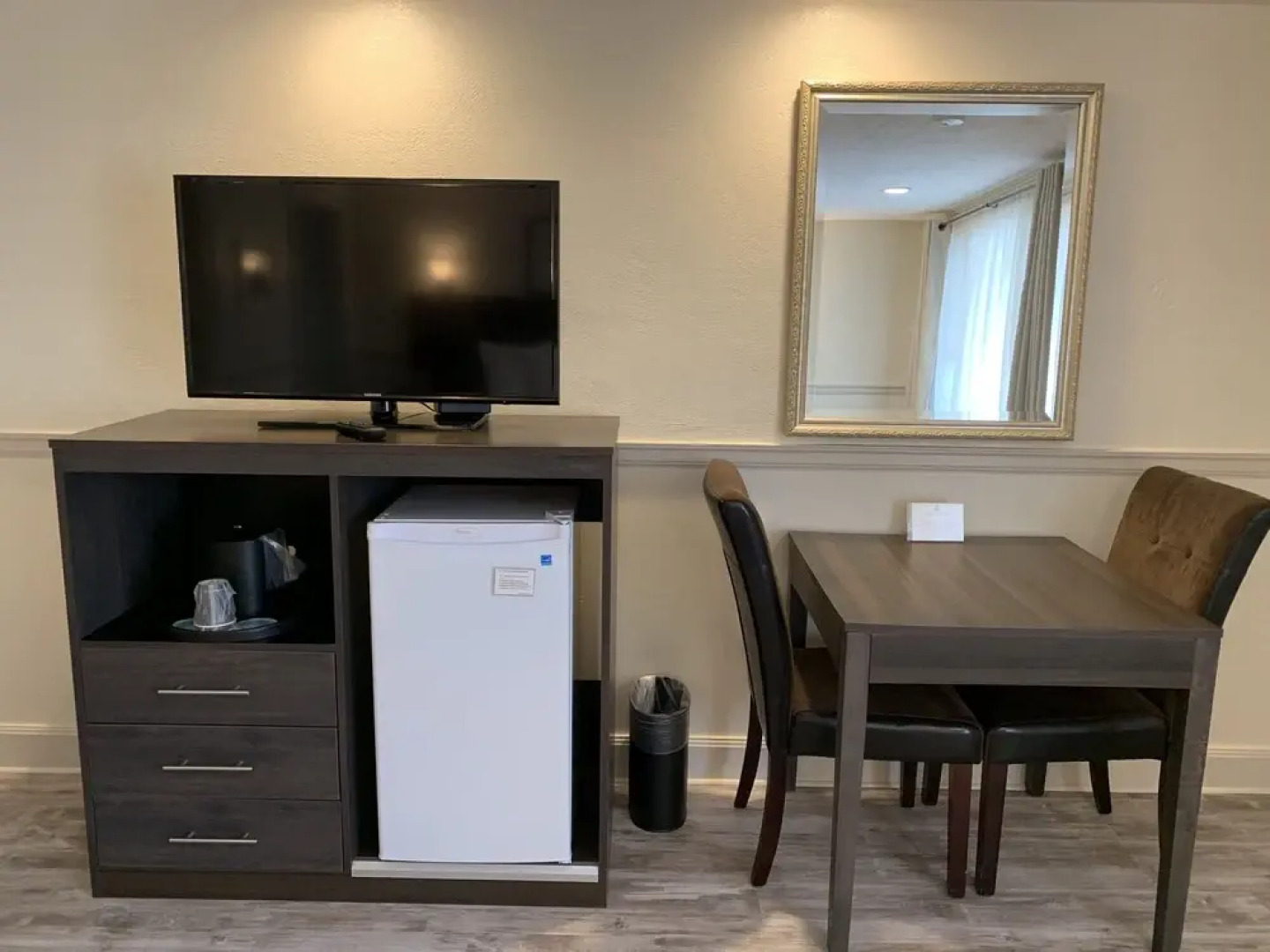 Eagle Wing Inn - Cape Cod