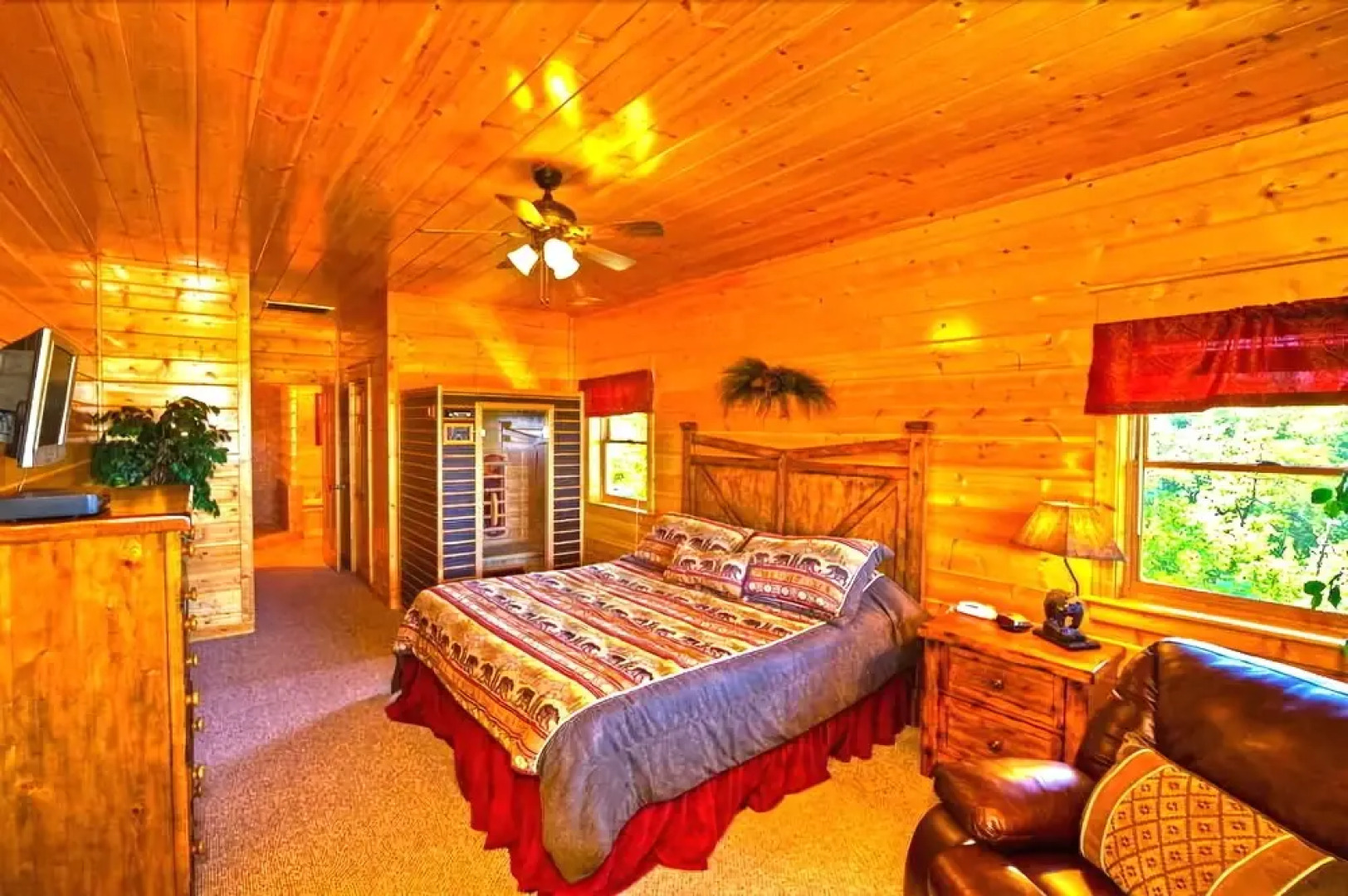 Million Dollar View 4 Bedrooms 5 Bathrooms Cabin