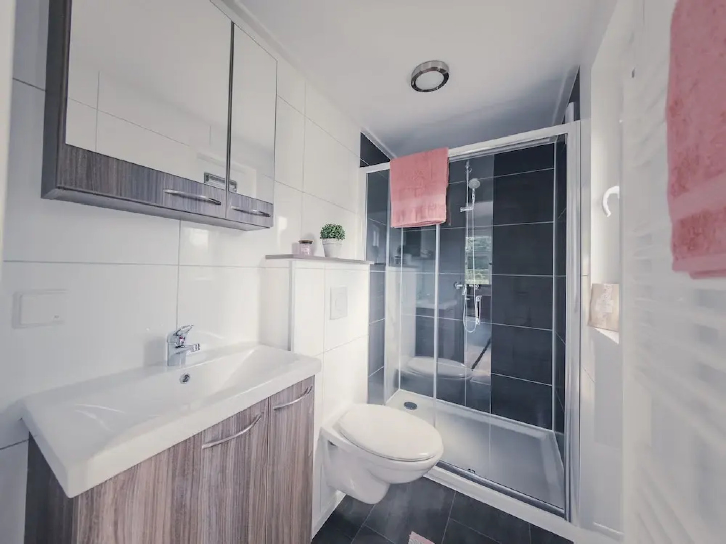 Bungalow With Nice Garden Near the Forest