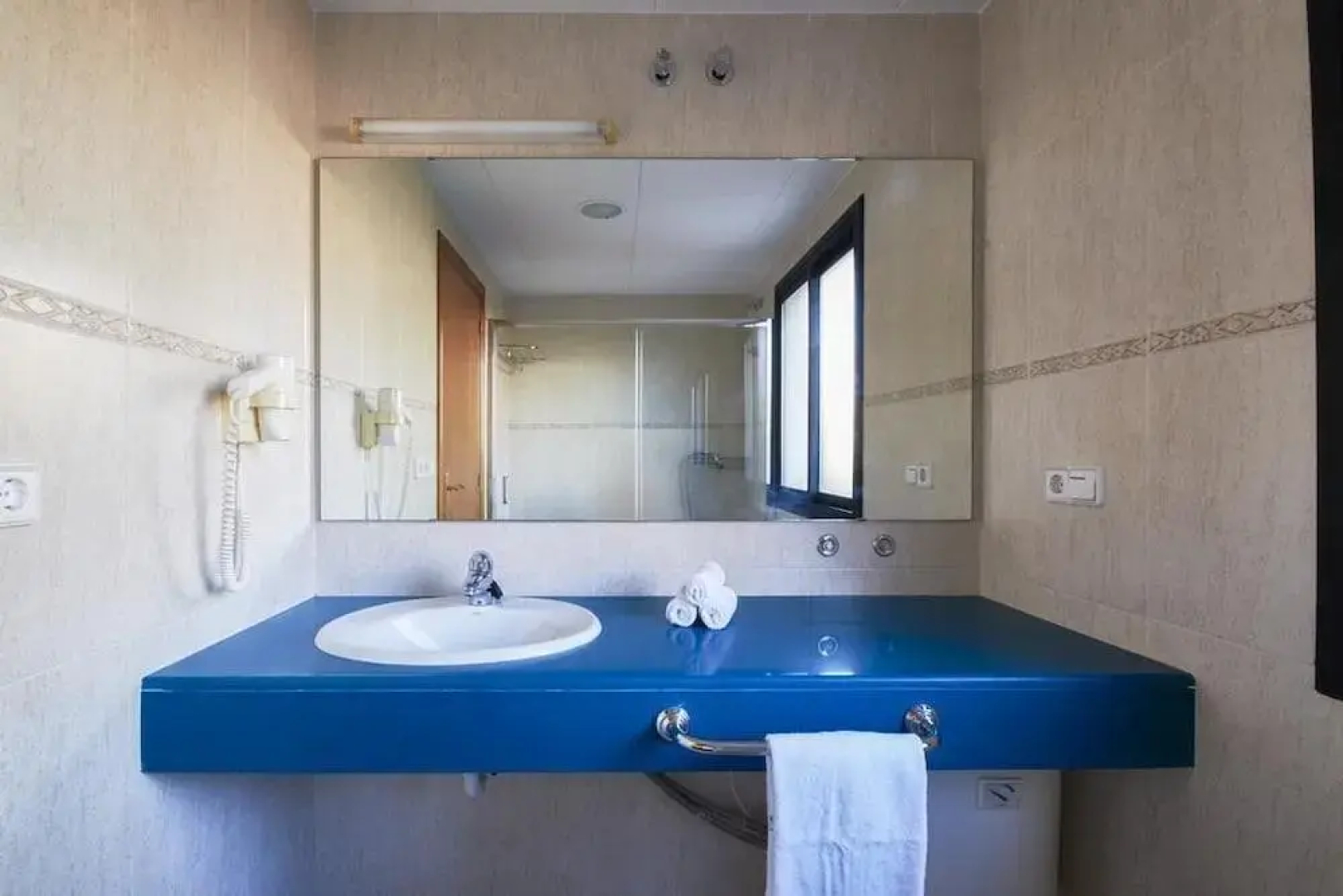 Apartamento climatizado cerca del mar