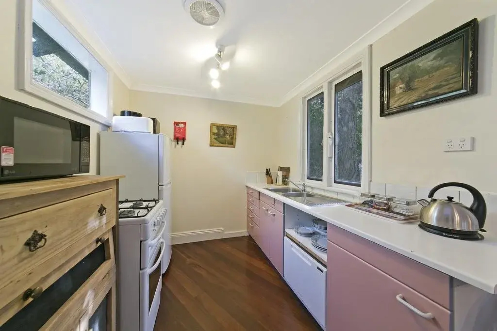 Hillside Country Retreat