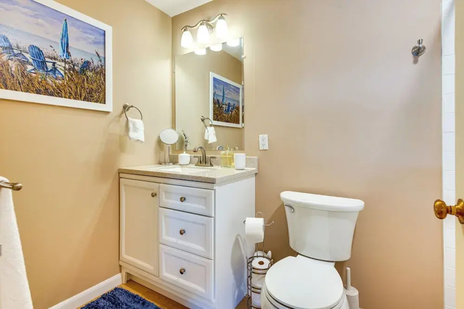 Waterfront Community: Lake Winnipesaukee Retreat!