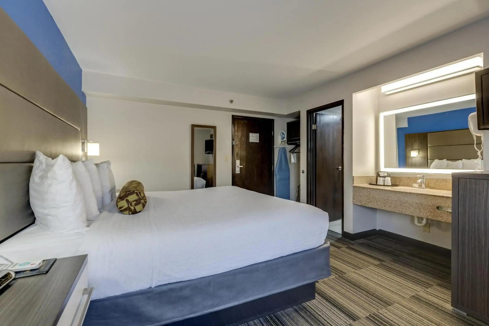 The Alexis Inn & Suites - Nashville Airport