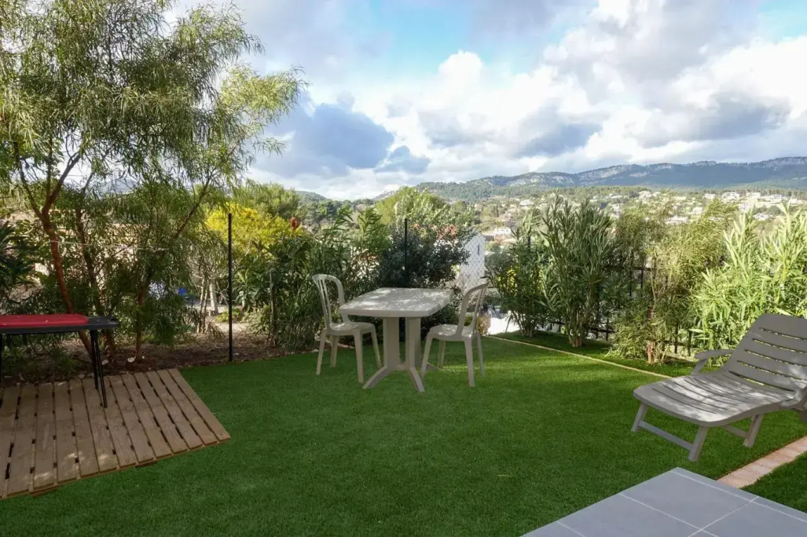 T2 40m2 Ollioules, la Nature, a 10 Mins Des Plages