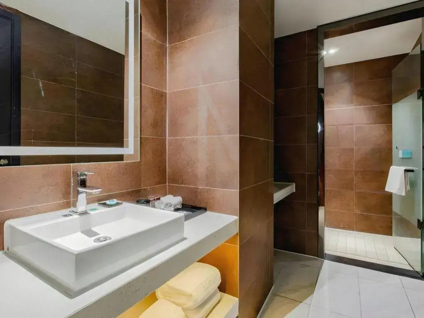 Xana Hotelle Chengdu Railway East Station West Square