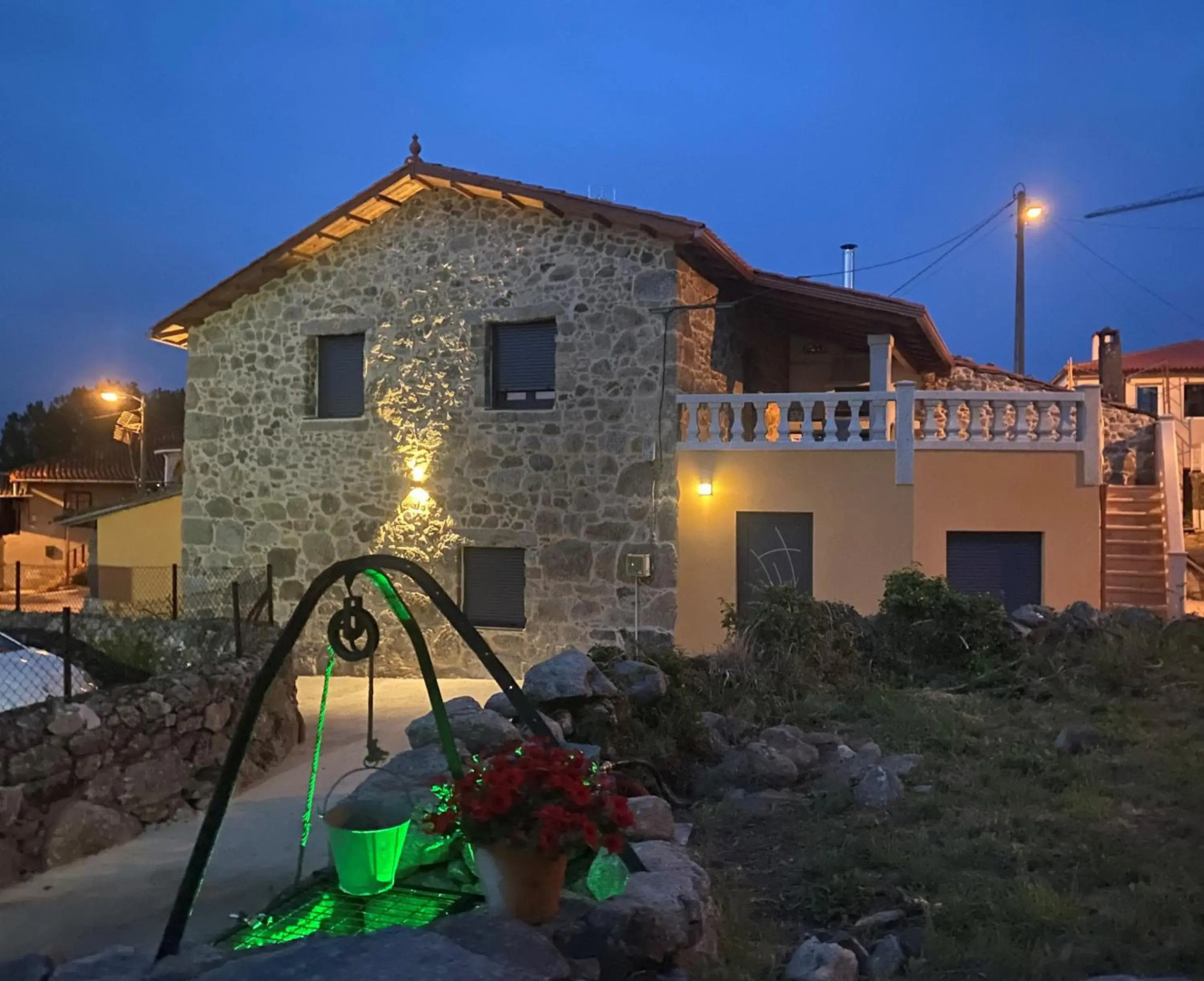 As Penedas, Casa dos Arcos