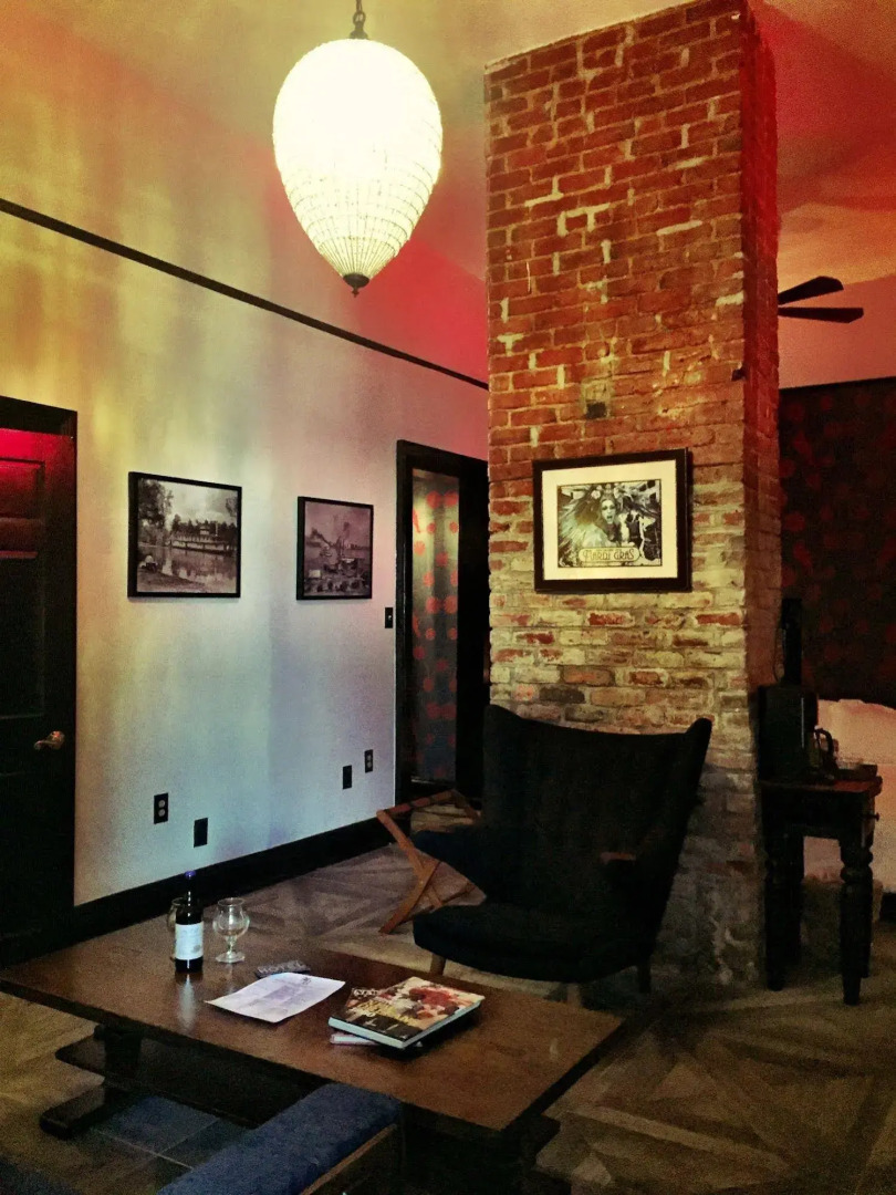 Royal Street Inn and R Bar