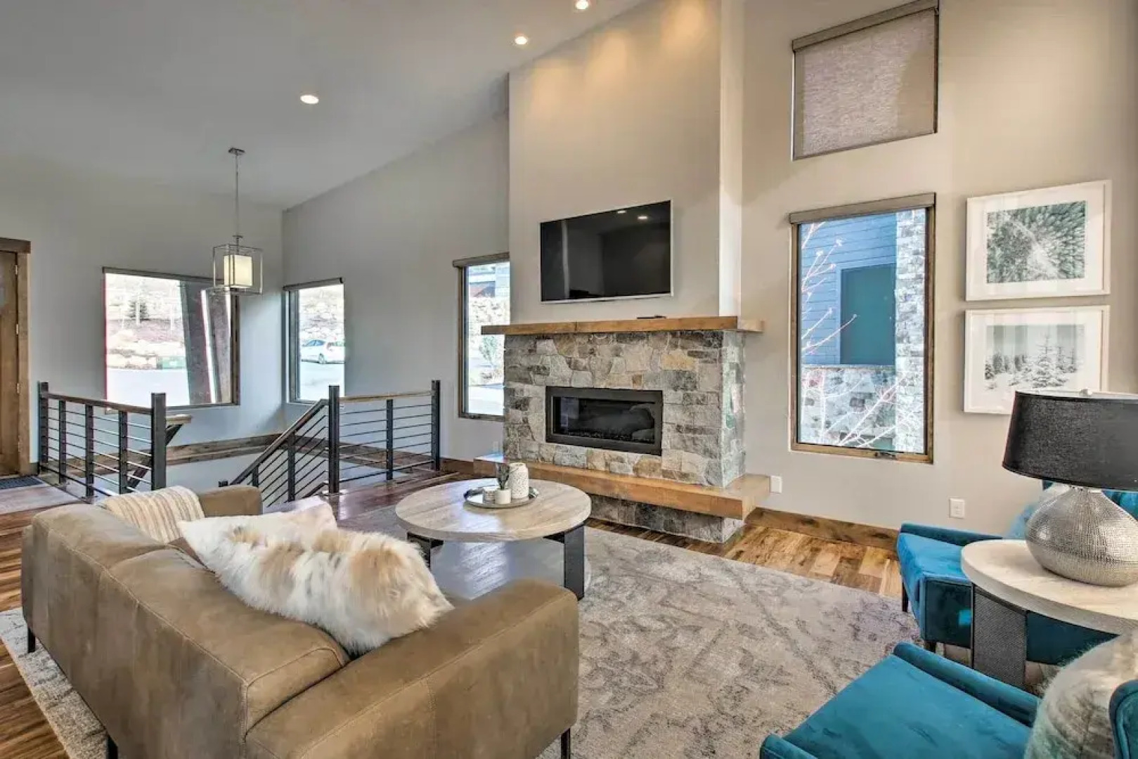 Modern Townhome w/ Mtn Views < 7 Mi to Ski Resorts