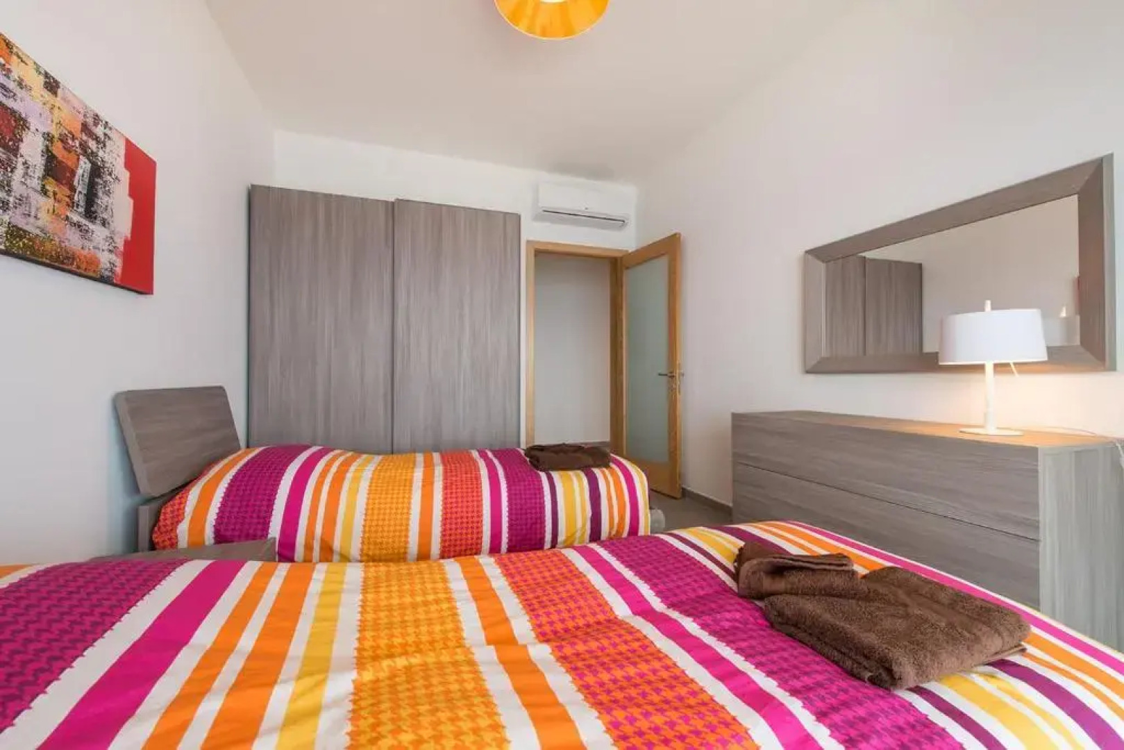 Seafront Luxury Apartment With Pool