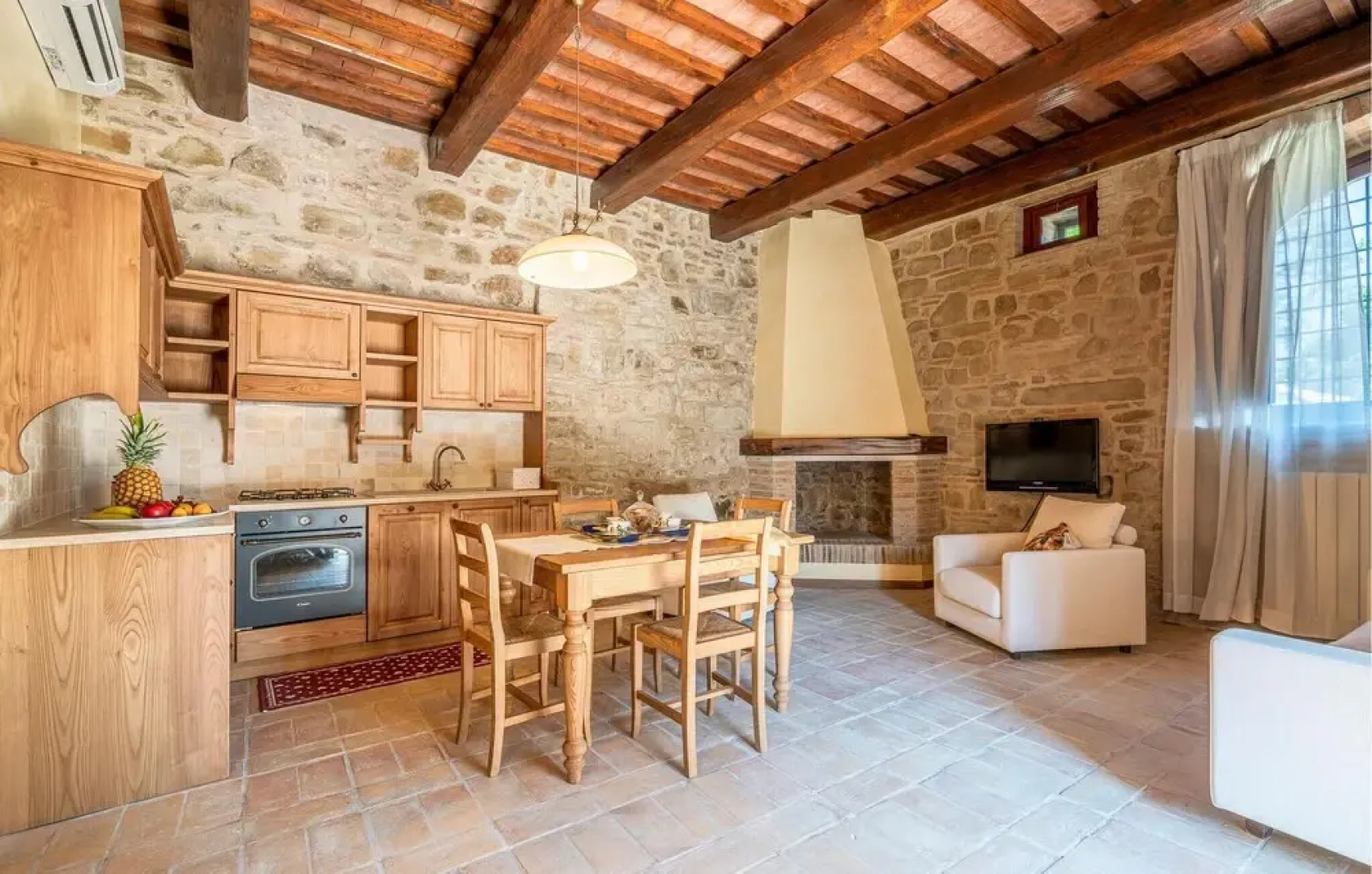 Stunning Home in Camerino With Outdoor Swimming Pool, Wifi and 1 Bedrooms