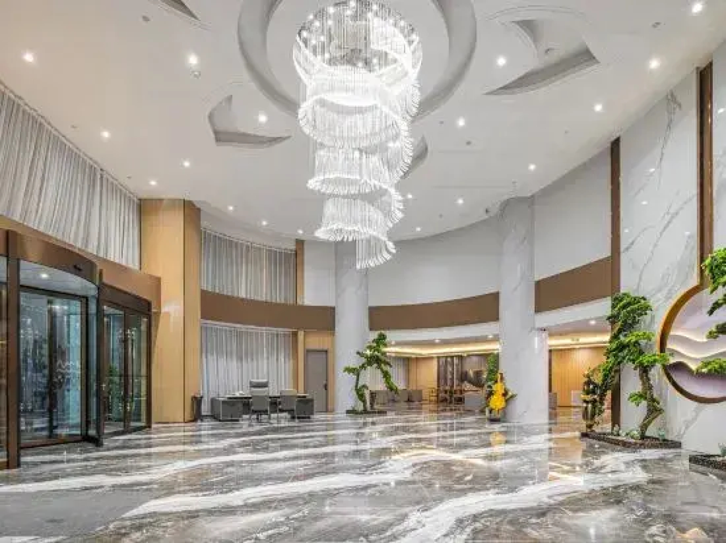 Grand Rezen Hotel Tekesi