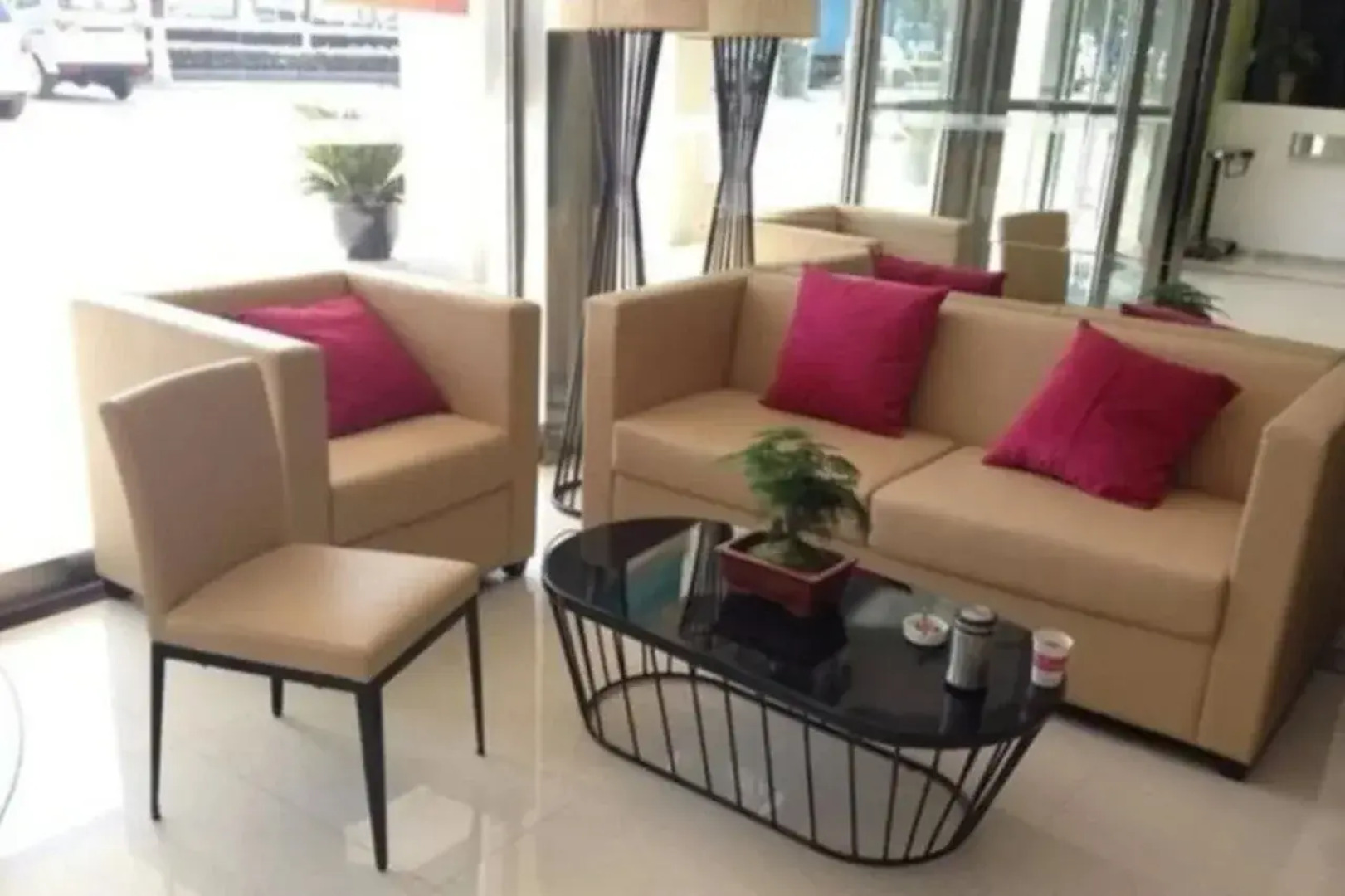 Zhongxiang Apartment Hotel